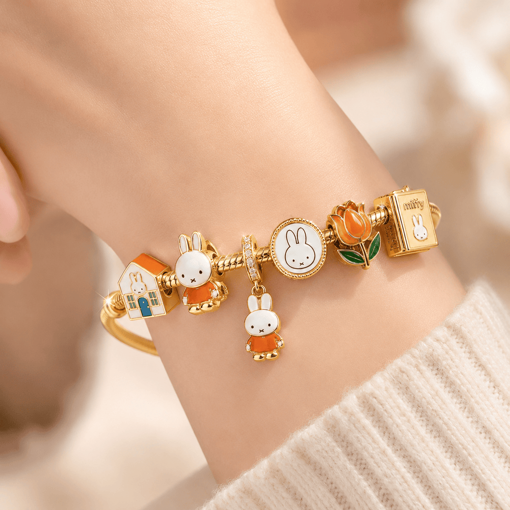 MFF Gold Charm Bracelet Set VTH