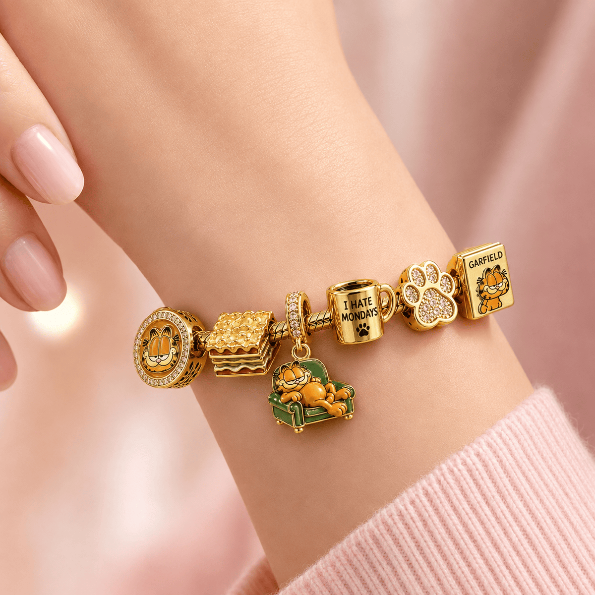 GFID Gold Charm Bracelet Set VTH